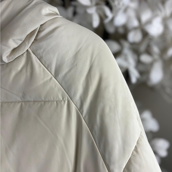 Puff jacket wore very few times - Picture 4 of 6